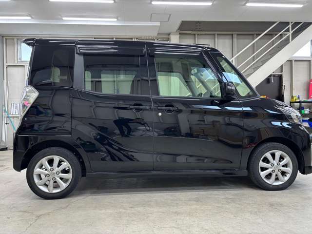 乗り降りのしやすい両側パワースライドドア！！