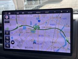 10型フローティングナビ搭載。最新型のナビへの交換も可能です。