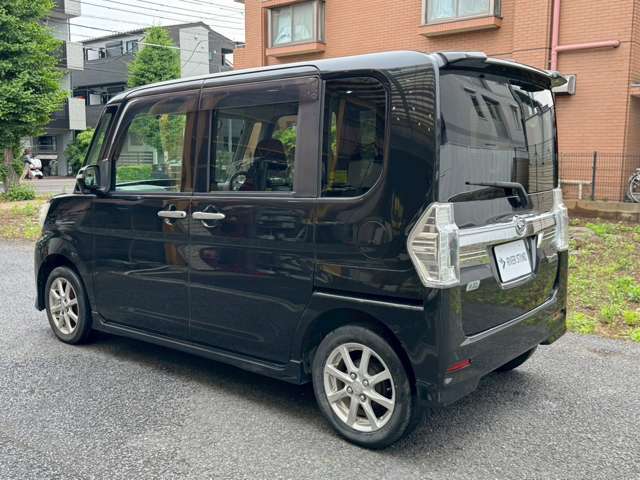 遠方のお客様で実際にお車を見る事ができない場合は、目立つ傷やご指定の箇所を写真撮影し、別途メール等でお送りする事も可能です。ラインでのやり取りにも対応しておりますので、お気軽にご用命くださいませ！