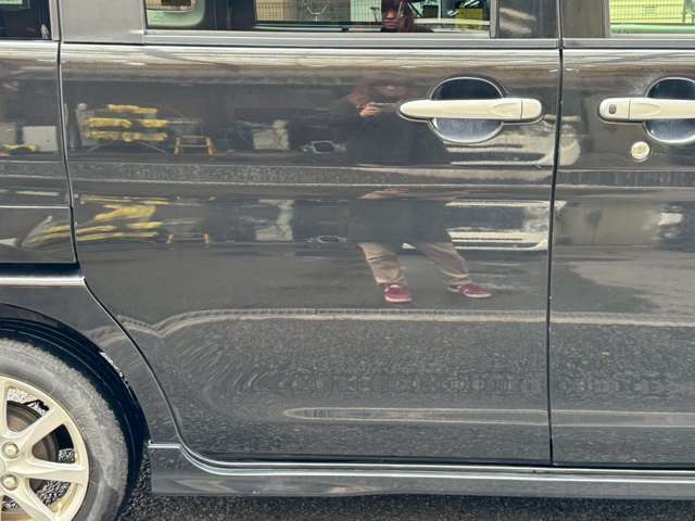 第三者機関による車両検査を実施しております。出来るだけ安心安全の車両状態でお客様に納車できるよう心掛けております。