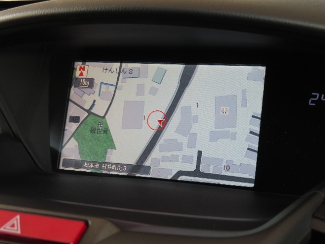 ホンダ純正ナビ搭載ですので、遠距離へのお出かけもお任せ下さい。