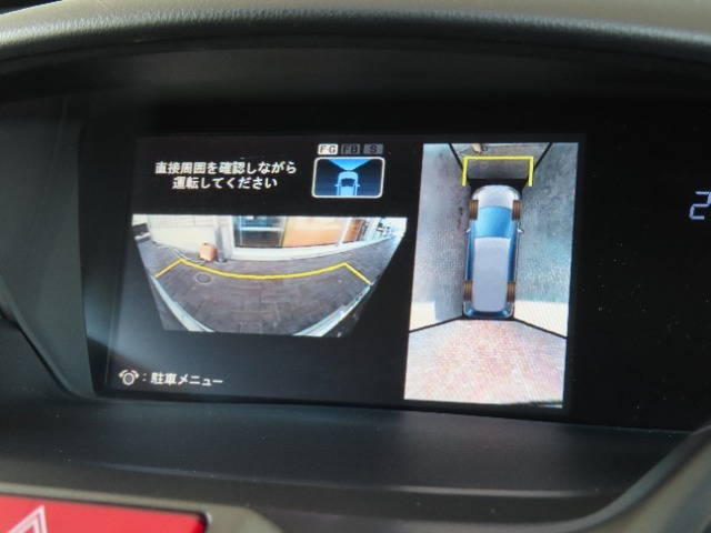 バックカメラ付きで運転が苦手な方も車庫入れが安心です！狭いところでの駐停車もお車を傷つけず安心です！