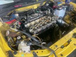 エンジン分解OH。ヘッドガスケット取替、タイミングベルト・ウォーターポンプ取替、カム等各シール取替、社外アルミラジエター取替、エキマニガスケット取替等々。