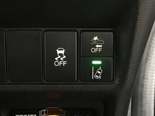 ホンダが推し進める総合先進安全装備のセンシング搭載！　衝突や斜線はみだしなどの危険が予測される時、センサーが警告。ヒューマンエラーを高度先進技術が補完してくれます。