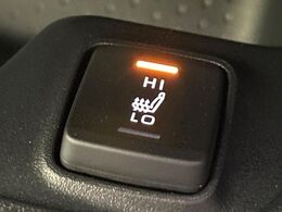 【シートヒーター】寒い日に重宝するシートヒーター！エアコンより早く温まってくれるので寒がりの人も安心ですね♪エアコンの温風は乾燥するから苦手、という方にもをおすすめです。