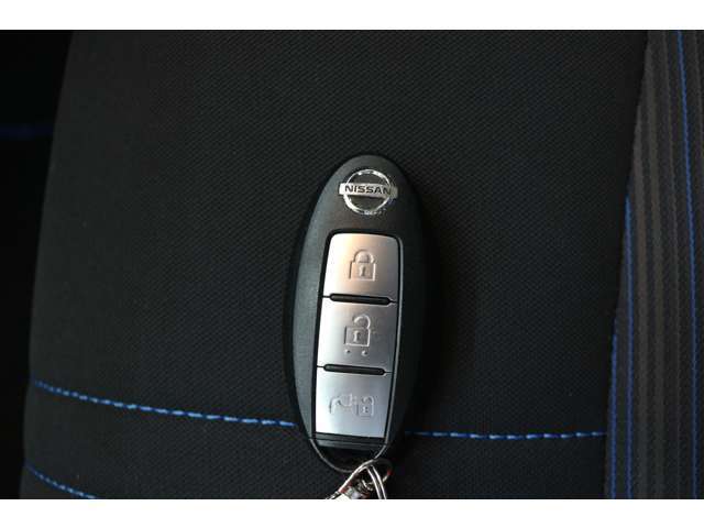 コーナーセンサーがついているので、狭い駐車スペースでも、衝突をアラームでお知らせ、回避することができます。