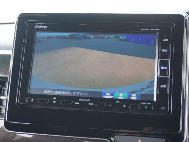 ◆バックカメラ◆リバースにするだけで映ります、後方の安全確認や、狭い駐車場での車庫入れ、雨の日や夜間など視界の悪い時に便利です！安全にバックする為には欠かせない装備です。