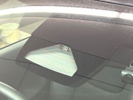 【トヨタセーフティセンス】走行中に前方の車両等を認識し、衝突しそうな時は警報とブレーキで衝突回避と被害軽減をアシスト。より安全にドライブをお楽しみいただけます。