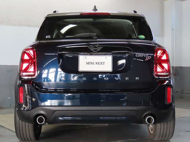 2年間の全国統一保証(走行距離無制限)　100項目点検整備　24時間ロードサービス付。