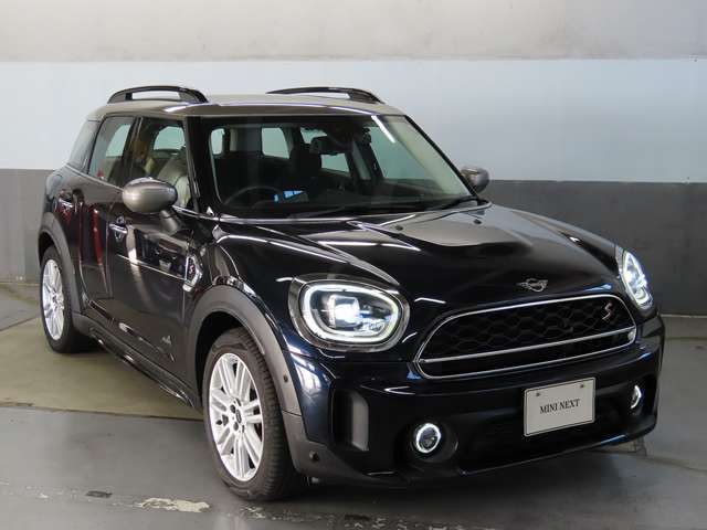 フロントフェイスはMINIアイコンとして永らく愛されるデザイン性の良さと、ブランドの魅力を感じる事ができます。