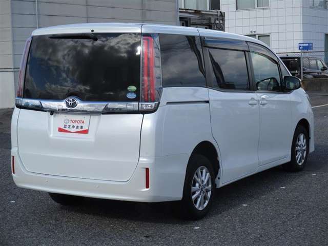 選ぶならトヨタカローラ新潟の安心中古車♪豊富な品揃えと、豊富な商品知識を備えたスタッフで皆様のご来店をお待ちしております♪