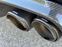 AKRAPOVICマフラー♪迫力あるマフラー音が魅力です♪