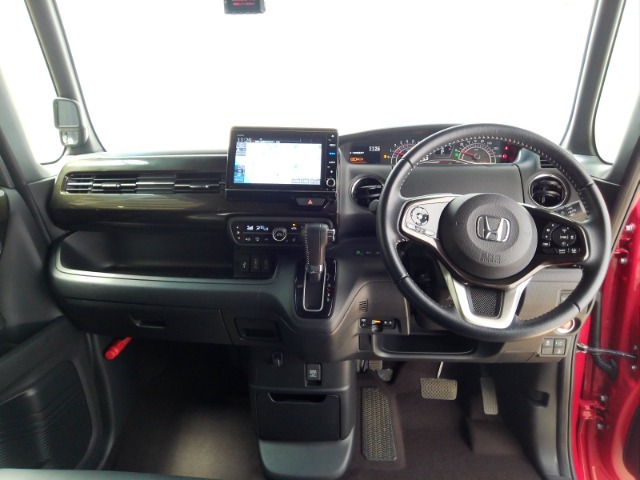 Honda車が初めての方にも扱いやすく分かりやすいインパネ周りと各種スイッチ類です。