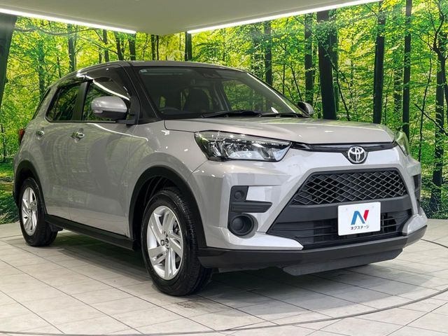 高透明度のガラス皮膜で撥水はもちろん、上質なツヤ・光沢を実現。紫外線や酸性雨から大切な愛車を保護し、色あせ・劣化を防止。「弾スプラッシュコート」、「弾プリミッサコート」からお選びいただけます。