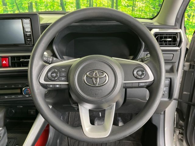 ステアリングも使用感が少なく、きれいな状態となっております♪