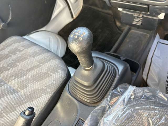 フロンティア熊本は九州運輸局長指定工場完備！車検から整備まで、安心してご利用いただけます。無料お見積も可能ですので、まずは一度当店までご相談下さい。