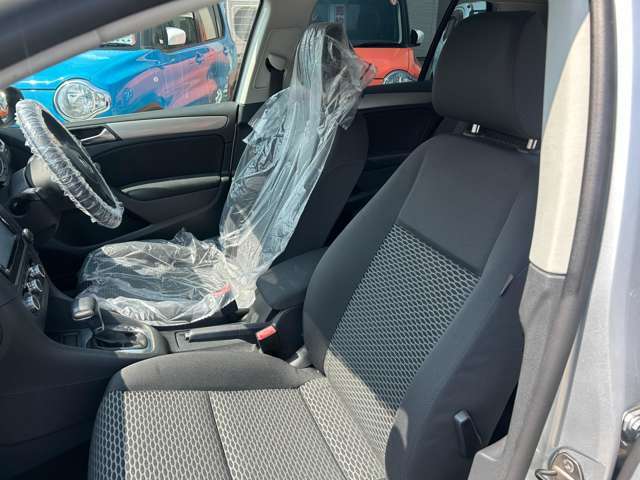 気になるお車が御座いましたら是非一度お問い合わせ下さい！！カーロケート　TEL　076-256-2924