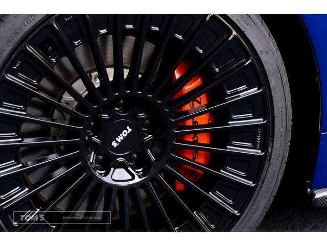 オレンジブレーキキャリパー（フロントLEXUSロゴ）