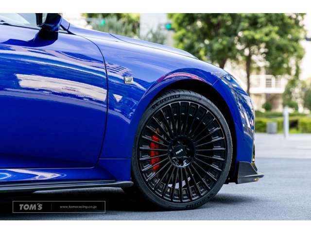 フロントディフューザー/サイドディフューザー/リヤアンダーディフューザー/リヤサイドディフューザー/トランクスポイラー/TWF05 ブラックカラー 20inc鍛造ホイール/MICHELIN PILOT Sport 4S　(すべて新品)