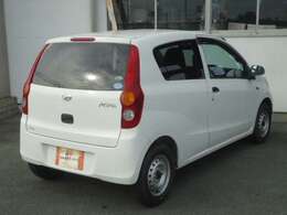 右リヤナナメからのアングルになります。