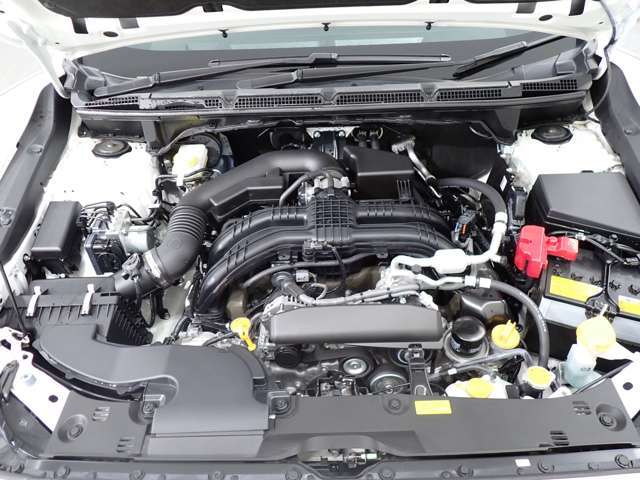 エンジンルームもきれいに清掃済みです♪　納車前にはエンジンオイルもしっかりと交換いたします！