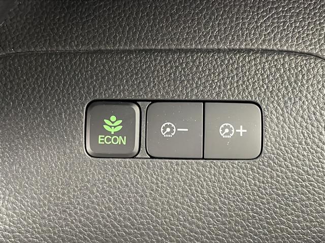 【運転席操作部】快適なドライブを楽しむための機能が装備されています！運転席から触れるので、使いやすいです！除菌プランいれていただくと、さらに清潔で安心していただけます！