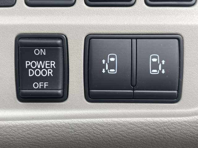【両側電動スライドドア】人気の装備！ボタンやワンタッチでドアの開閉ができ便利です！