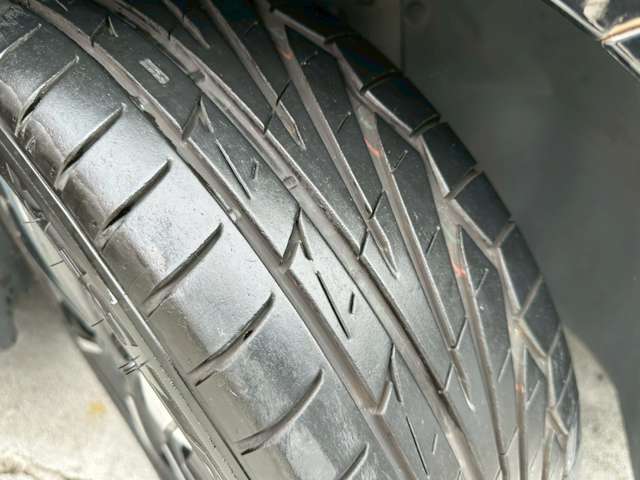 タイヤ残り山6分山から7分山程