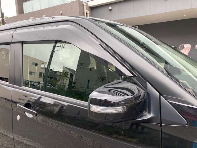 ウィンカードアミラーサイドバイザー付き！