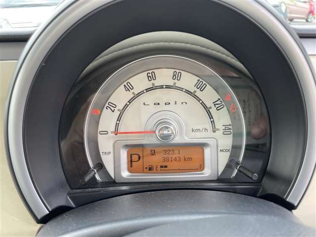 全車両法定点検を実施します！指定または認証工場にて12ヶ月及び24か月点検を実施致します。またご納車前に弊社独自の最大57項目に及ぶ点検を実施、お客様に安心してお乗り頂ける環境をご提供致します。