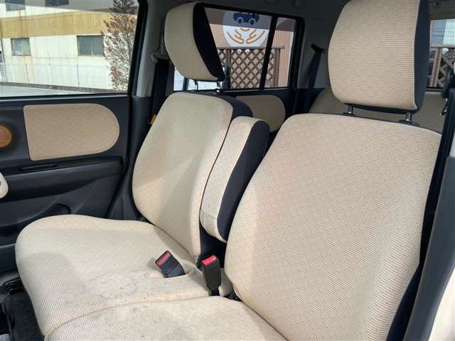 フロントシートも目立つシミや汚れも無くとてもきれいな状態を保っております