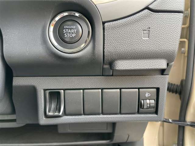 全車両法定点検を実施します！指定または認証工場にて12ヶ月及び24か月点検を実施致します。またご納車前に弊社独自の最大57項目に及ぶ点検を実施、お客様に安心してお乗り頂ける環境をご提供致します。