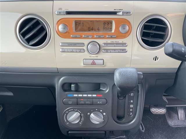 全車両法定点検を実施します！指定または認証工場にて12ヶ月及び24か月点検を実施致します。またご納車前に弊社独自の最大57項目に及ぶ点検を実施、お客様に安心してお乗り頂ける環境をご提供致します。