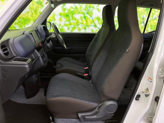 WECARSでは各商談席に大型モニターをご用意しております！見やすい大画面でゆったりと全国の在庫をご覧いただけます！是非ご来店お待ちしております！