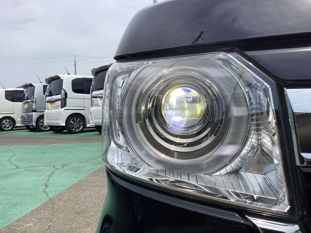 LEDヘッドライトが安全な夜間走行をサポートしてくれます♪照射範囲が広くなるので前方視界が全体的に明るくなり、夜間走行をしっかりアシスト♪