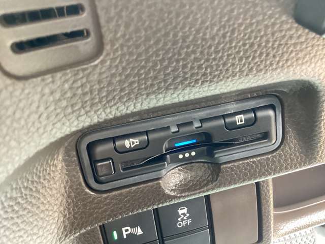 ETC車載器も装備しているので、料金所もスイスイ通過できます。　お財布をひろげる煩わしさも解消です♪