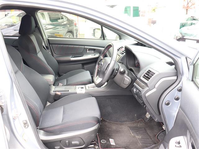 気になる車はすぐにお問い合わせください！画面右側の0066から始まる無料ダイヤルからお問い合わせ下さい！専門スタッフがお車のご質問にお答えいたします！