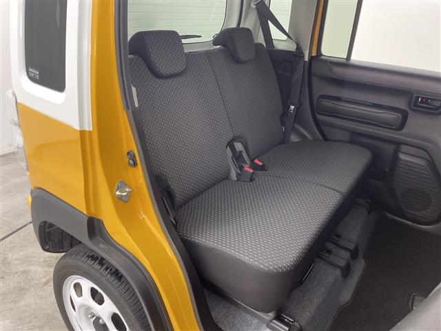 【後部座席】後席もゆったりドライブを楽しめます。ガリバーでご購入いただきましたら、内外装はプロこだわりのクリーニングで清潔なおクルマでご納車させていただきます！店舗での現車確認も承っています！