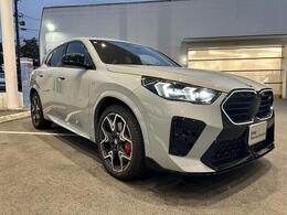 綺麗なボディを長く保つ為、ヤナセオリジナルボディーコーティング！全4種類、お気軽にご用命を。輝きが強い撥水性コーティングの【ヤナセパールフィニッシュ】。深い艶と玉の水弾きで屋内保管のお客様にオススメ！