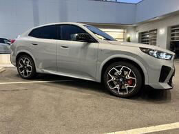 ウォータースポットが出来にくい親水性コートは強さに応じて3種類、【ミラーフィニッシュ】【同スーパー】【同プレミアム】がございます。コーティングは下地処理が肝心、確かな技術で施工します、お任せ下さい！