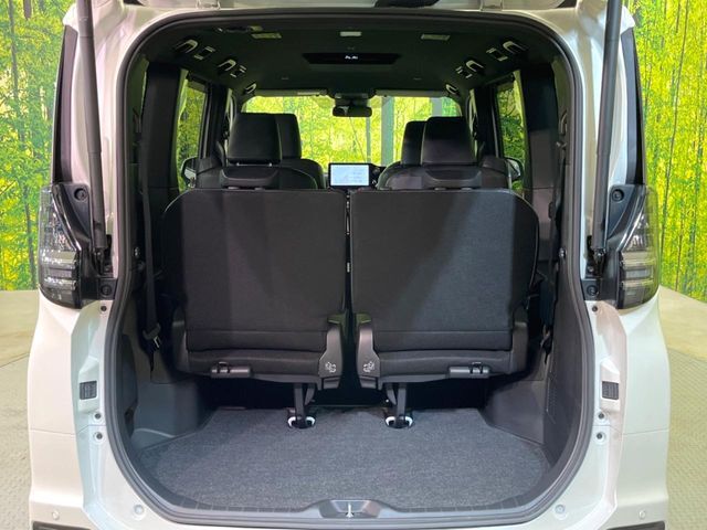 普段のお買い物や通勤、送迎等に十分な荷室スペースを確保しております。セカンドシートを倒すと、大きな荷物の積載も可能です♪