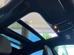 スライディングルーフが付いております！
