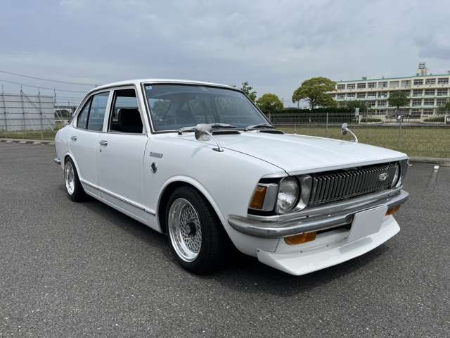 ローダウンがとても決まっています　SSRメッシュホイールも良く似合います