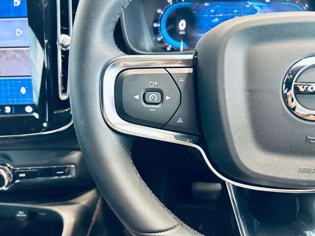 【運転席操作部】『運転席周辺の装備』の画像になります。快適なドライブを楽しむための機能が装備されています！運転席から触れるので使いやすいです！