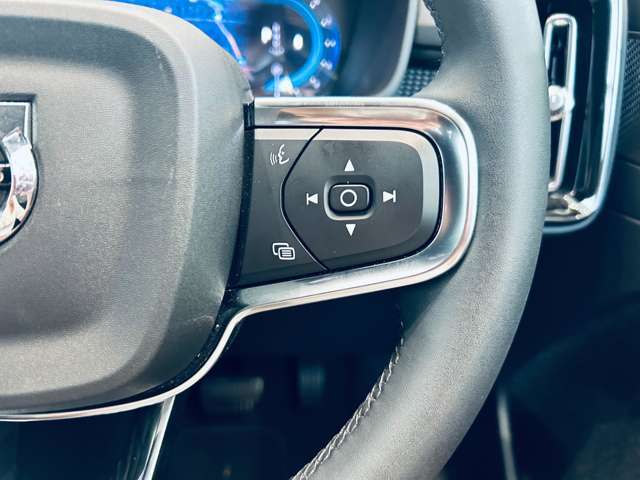 【運転席操作部】『運転席周辺の装備』の画像になります。快適なドライブを楽しむための機能が装備されています！運転席から触れるので使いやすいです！