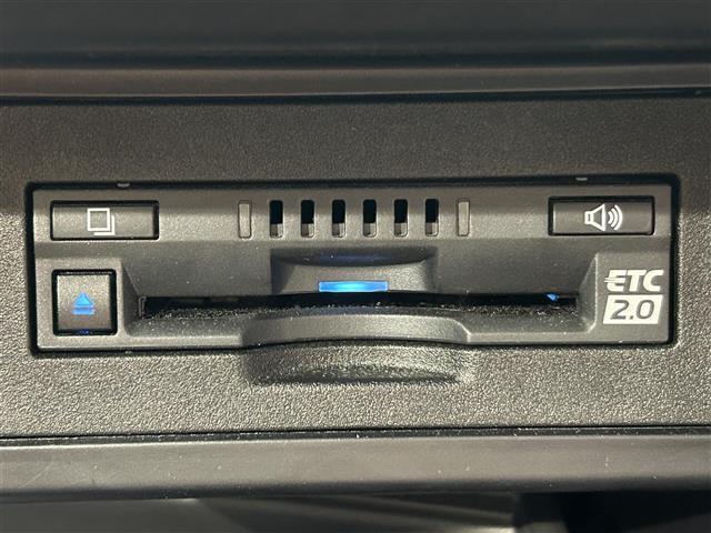 ◆【ETC2.0】ETCカードを挿入すれば料金所はノンストップで通過できます。ETC限定の割引や、高速道路の情報提供サービスを利用できます。