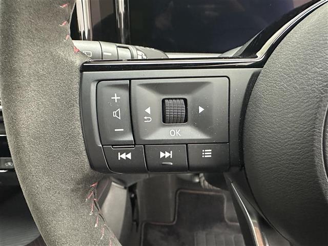 気になる車はすぐにお問い合わせください！画面右側の0066から始まる無料ダイヤルからお問い合わせ下さい！専門スタッフがお車のご質問にお答えいたします！
