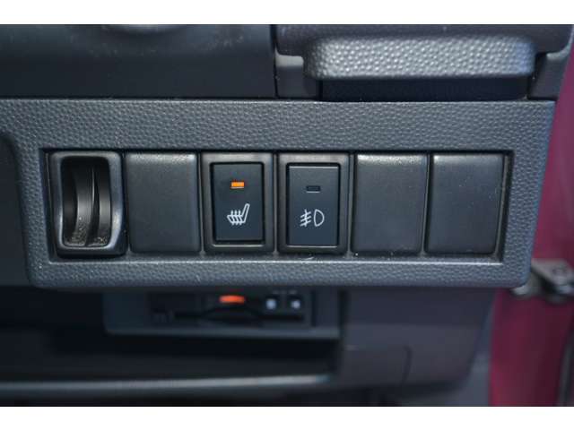 運転席シートヒーターついております。
