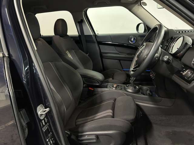 内外装ともにコンディション良好でございます。