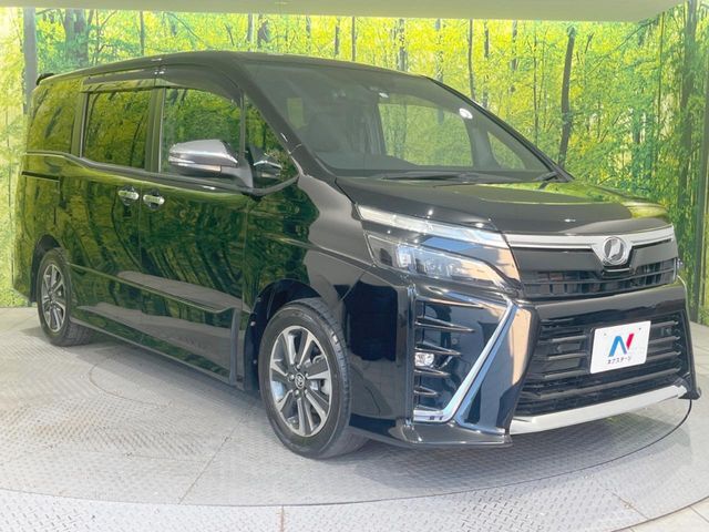 大好評のボディコーティング「弾スプラッシュコート」もご納車までに施工可能。通常のガラスコートと異なる、耐久年数6年の無機質ガラスコーティングが、ボディをキレイな状態に保ってくれます。